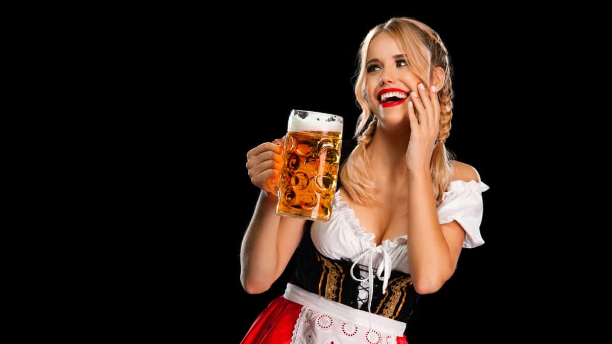 A sexy Dirndl-Dekolleté thanks to hyaluron booster treatment