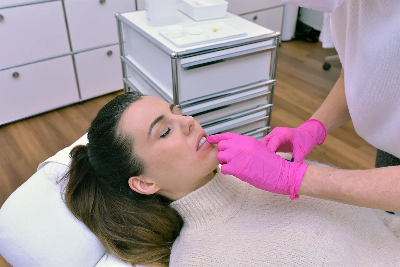 Lippen Aufspritzen in München bei Dr. Eva Maria Strobl - Content - 1 Lippen Aufspritzen in München bei Dr. Eva Maria Strobl.